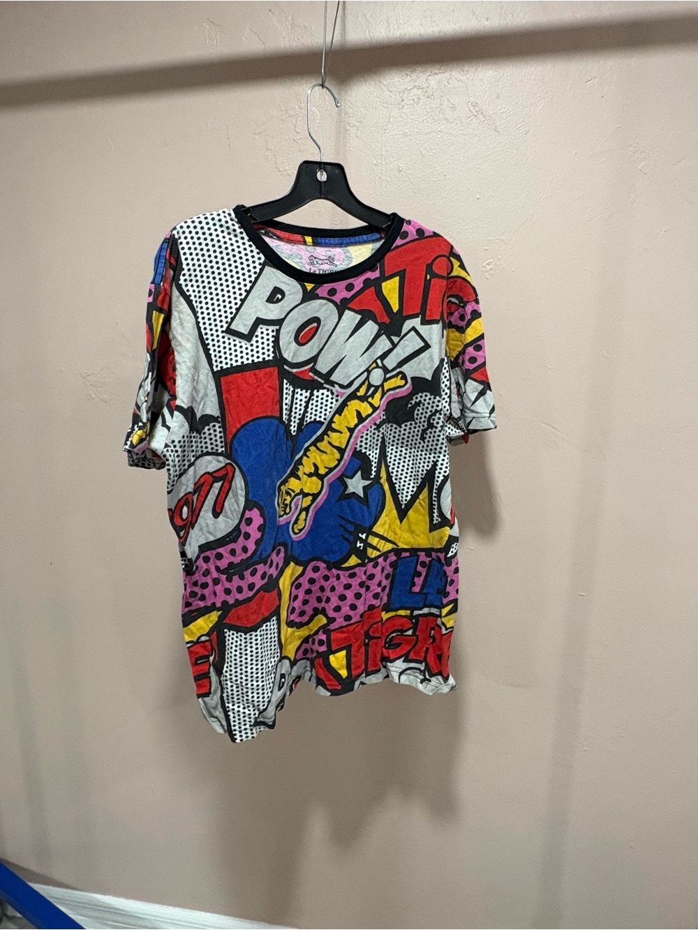 #5 men’s All over printed shirt LeTiger 
Size XL 

Like in good condition
